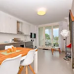 Aurora Apartamento Sirmione