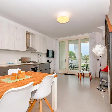Aurora Apartamento Sirmione